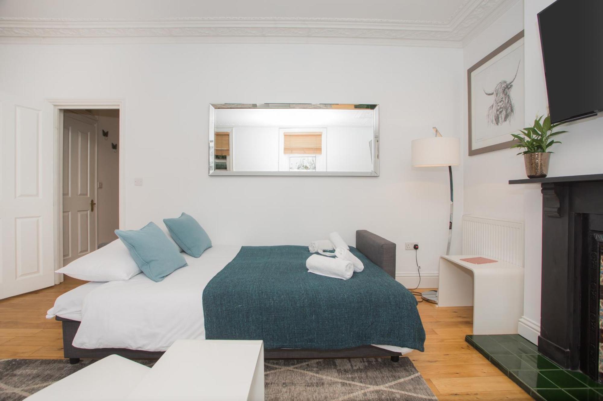 Spacious Apartments Bath Dış mekan fotoğraf